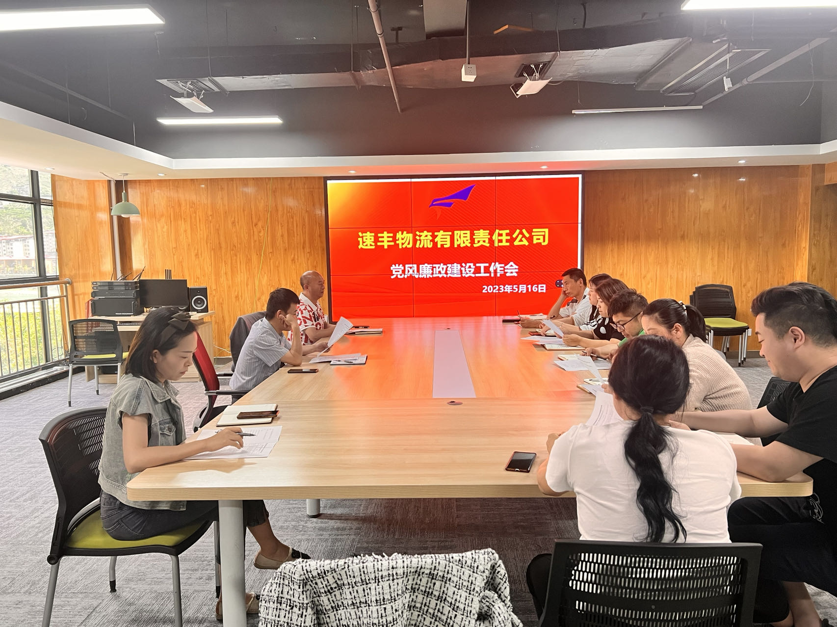 8f33855d9fe370fe9fdc9b58ffb6eb8 8f33855d9fe370fe9fdc9b58ffb6eb8